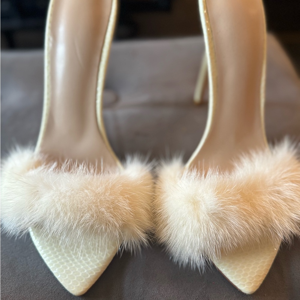 Elegant Cream Fur-Trimmed Women's Heels